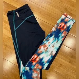 Zella Abstract Pattern Leggings with Pocket and Drawstring (s)